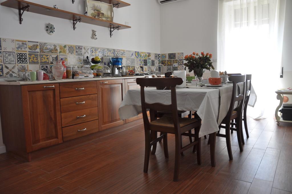 Le Stanze Di Rebecca Acomodação com café da manhã Roma Exterior foto